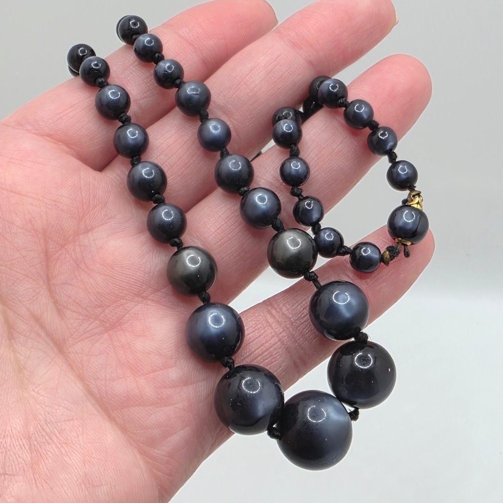Vintage Moonglow Graduated Bead Necklace Navy Blue Black Knotted 16 Inch‎